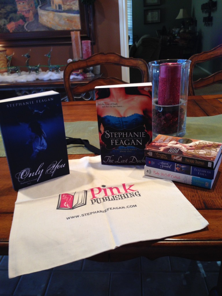 12-22-13 Sorta Ginormous Romance  Giveaway